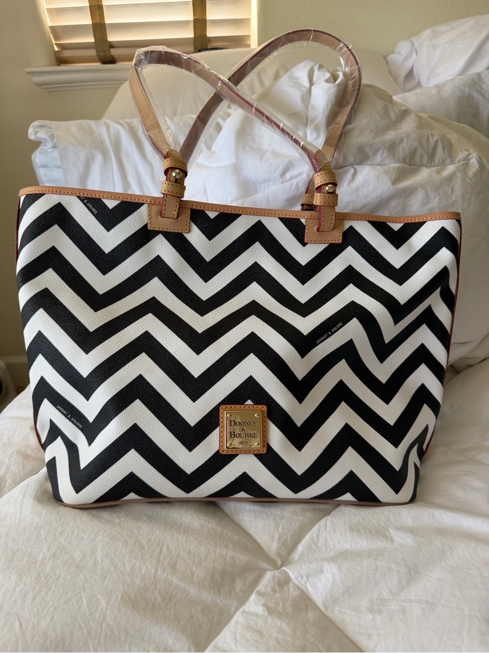 NWT Dooney & Bourke Black White Chevron Tote with Tan Trim
